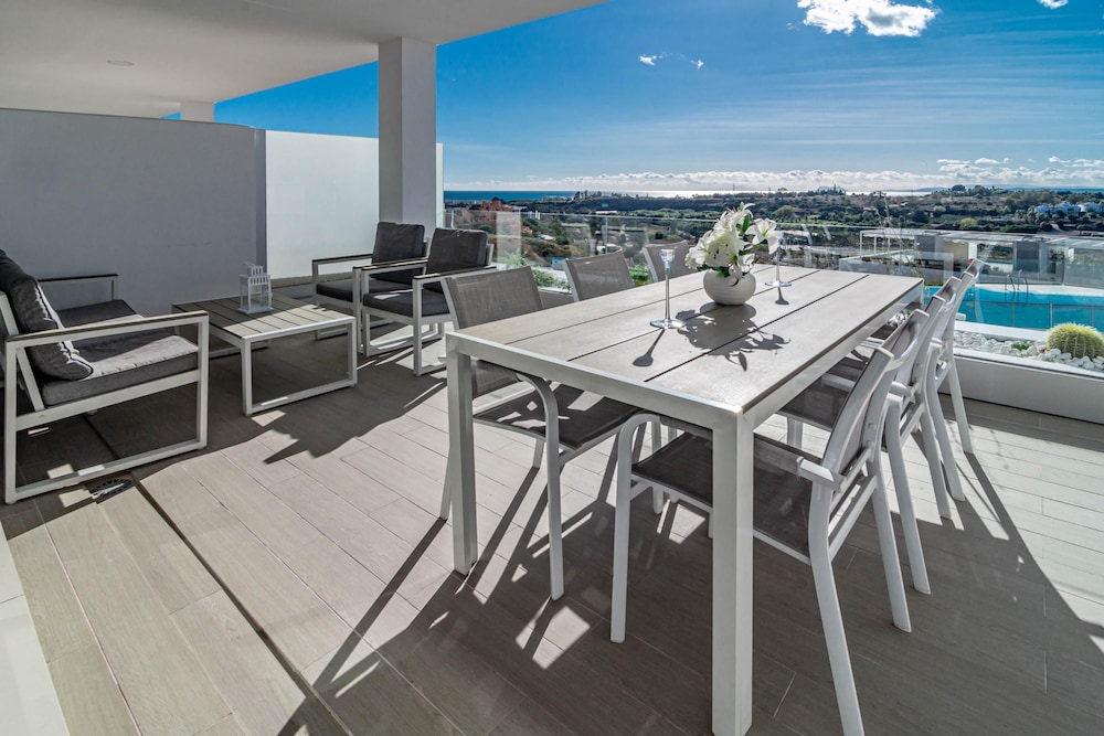 OV5 BB- Modern Family Flat Lovely Views