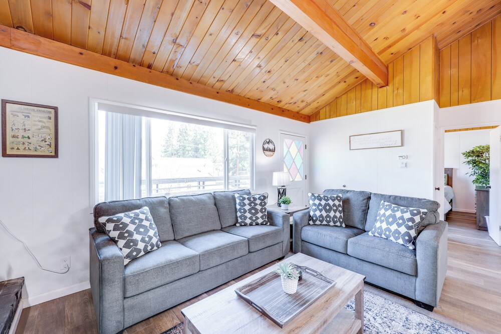 Close to Skiing & Lake: Big Bear Mountain Getaway
