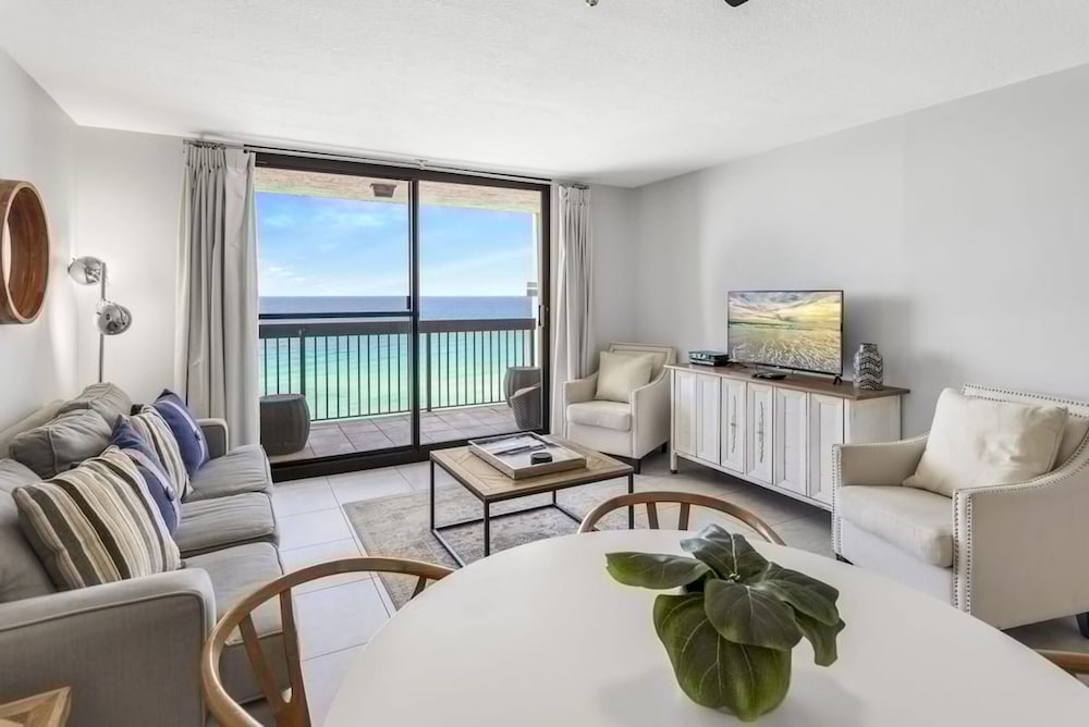 The Oyster by Brightwild Beachfront Condo