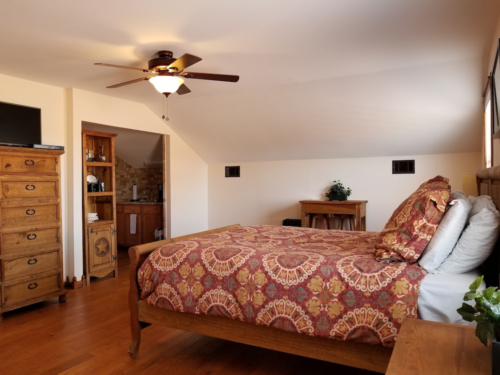 The Lofts at Mendelbaum Cellars