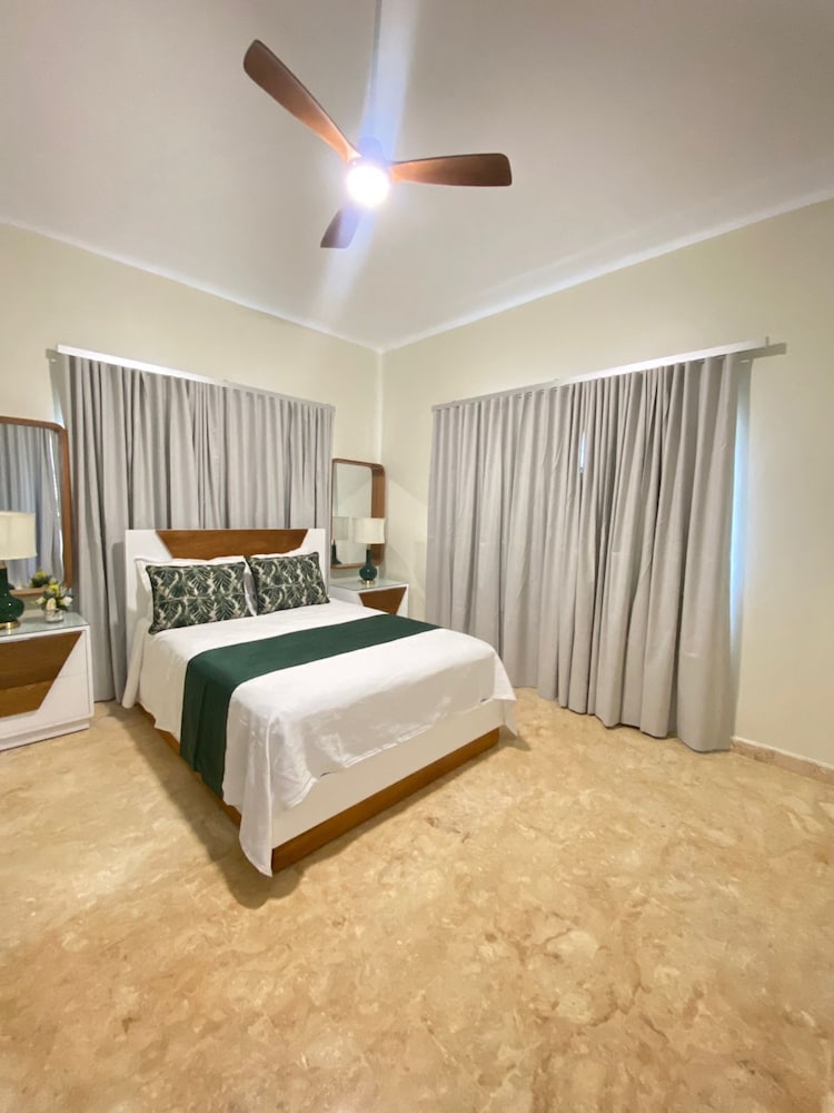 Luxury 5 Bedrooms Villa in Hispañola -sosua