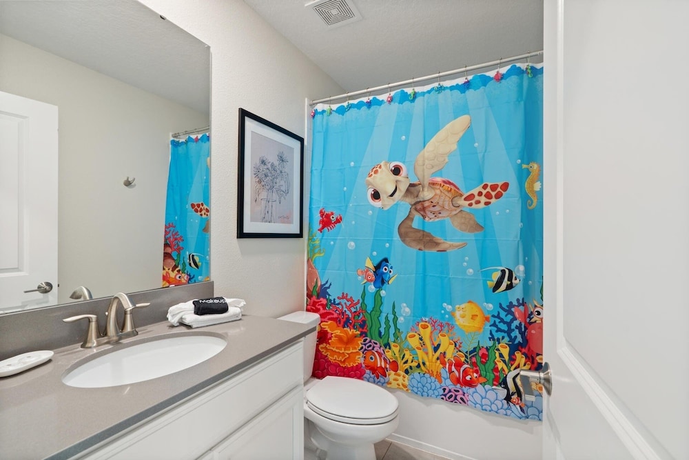 ChampionsGate Resort 8-Bedroom Vacation Pool Home - Includes Resort Clubhouse Amenity Access! 8 Home