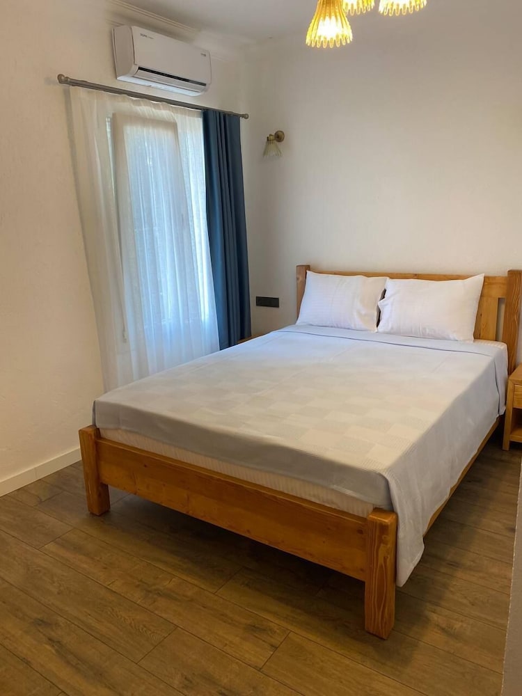 Litri Otel view 2