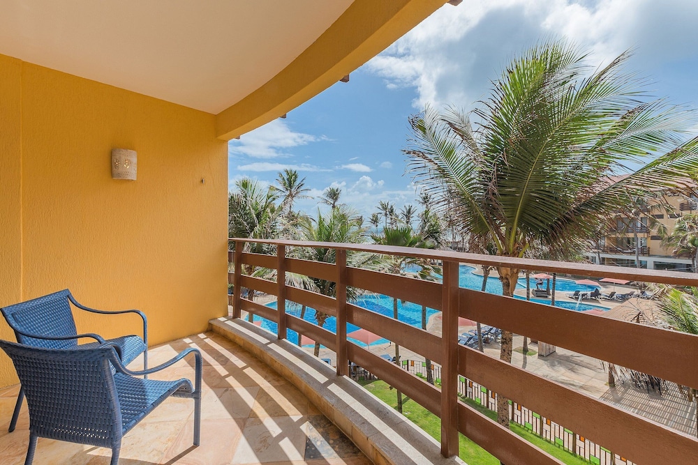 Beach Park Suites #333 Beachfront By Carpediem