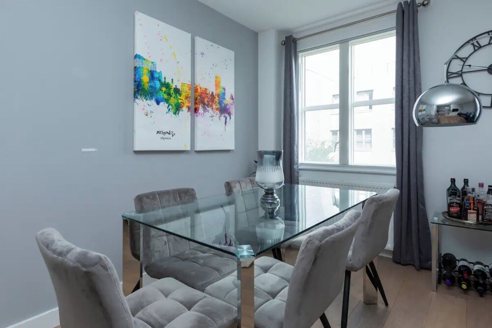 Sleek & Modern 1BD Flat - Angel