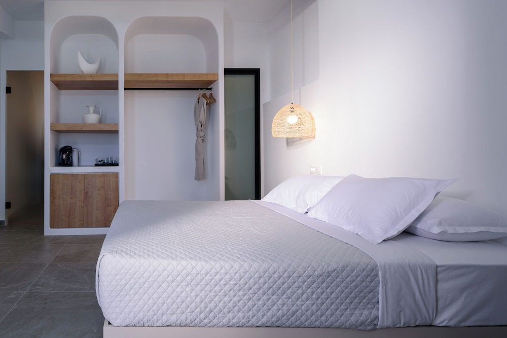 Elia Caldera Suites photo 3