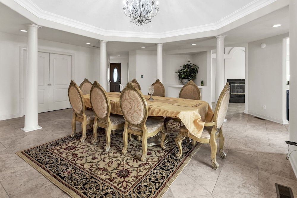 Luxury Villa with Mini Pool, Fireplaces & Scenic Views