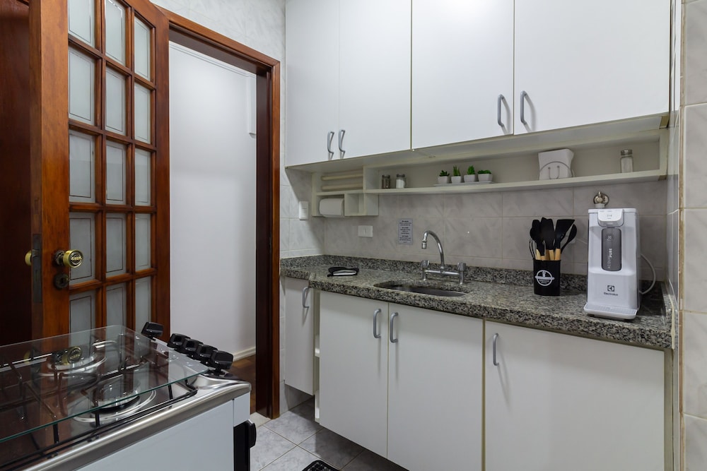 Comfort in Copacabana 9 Minutes From the Beach Cj202