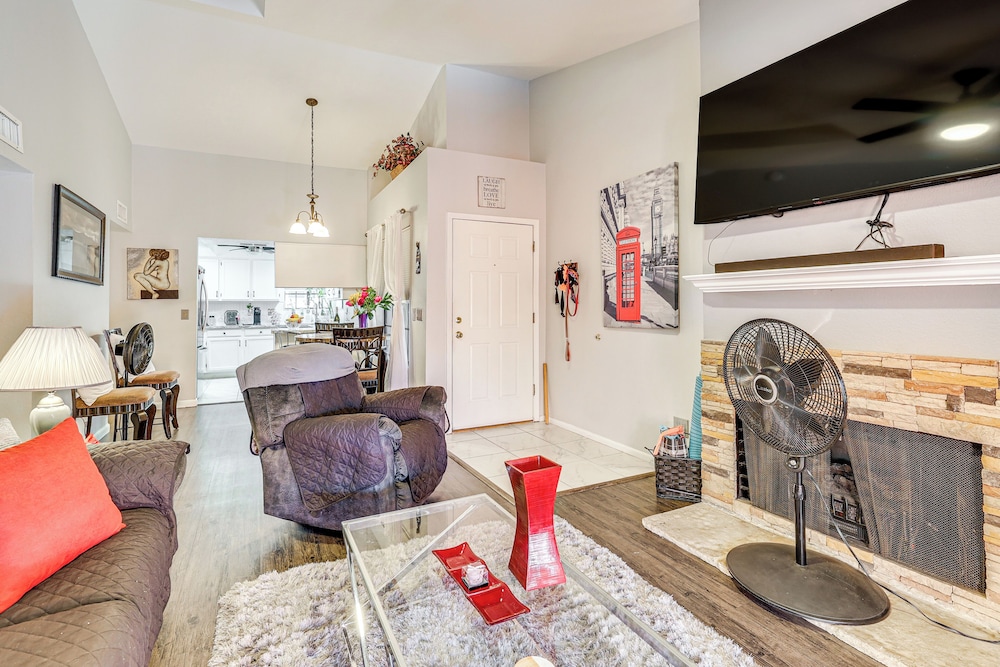 4 Mi to Dtwn: Cozy Couple's Haven w/ Patio in Mesa