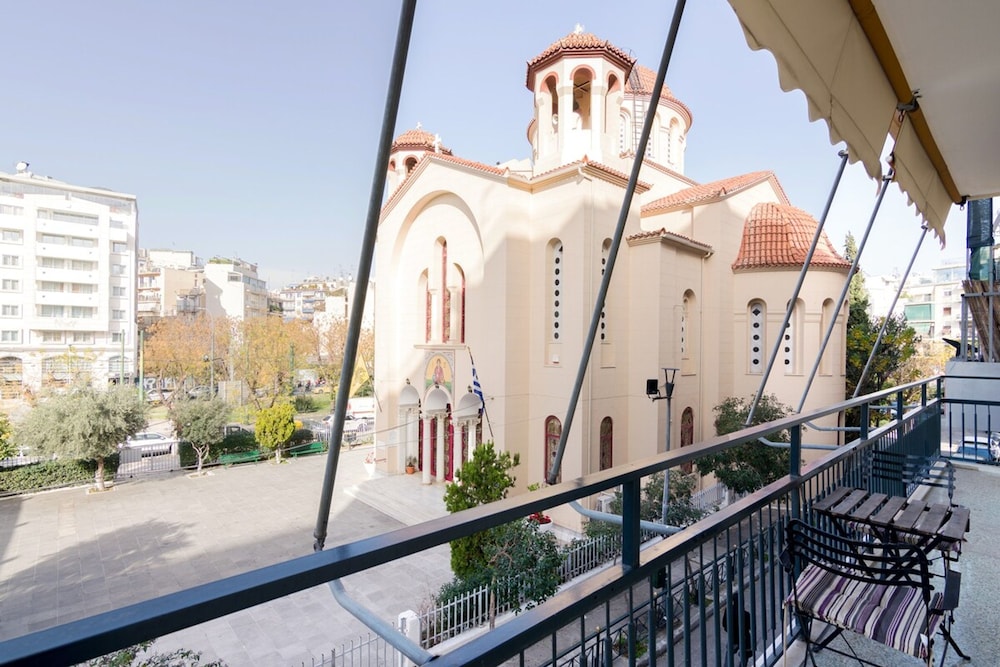 Sunny Paradise in the Heart of Athens