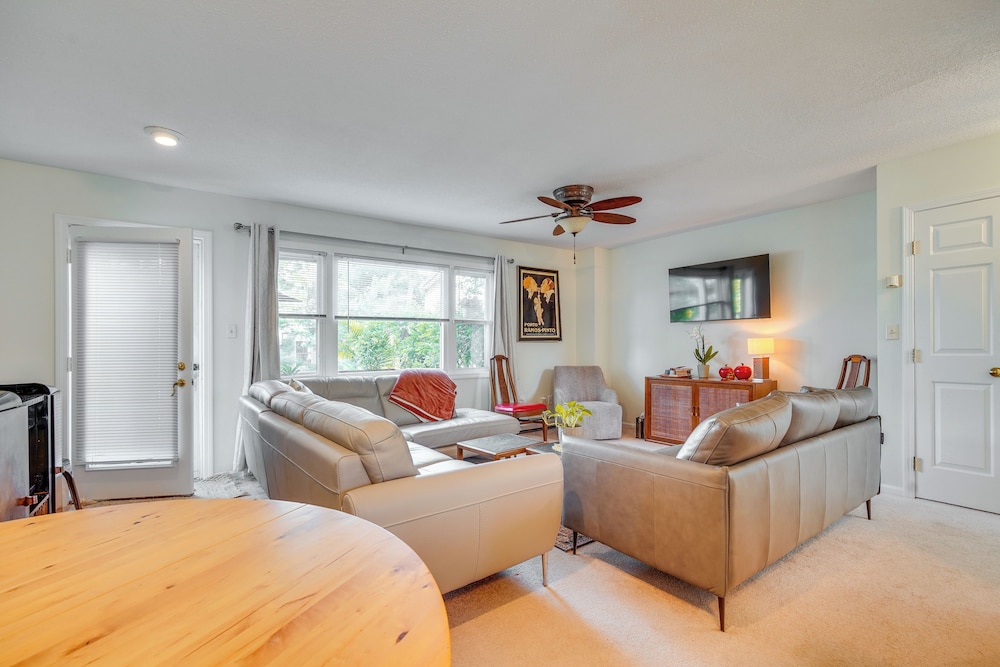 2 Blocks to Beach: Walkable Woodmont Village Home