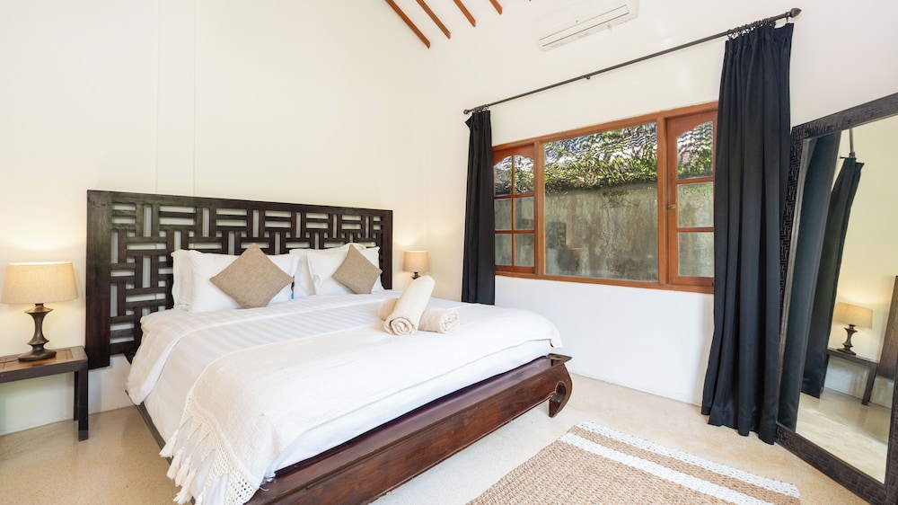 Villa Mogi by Villa Finder