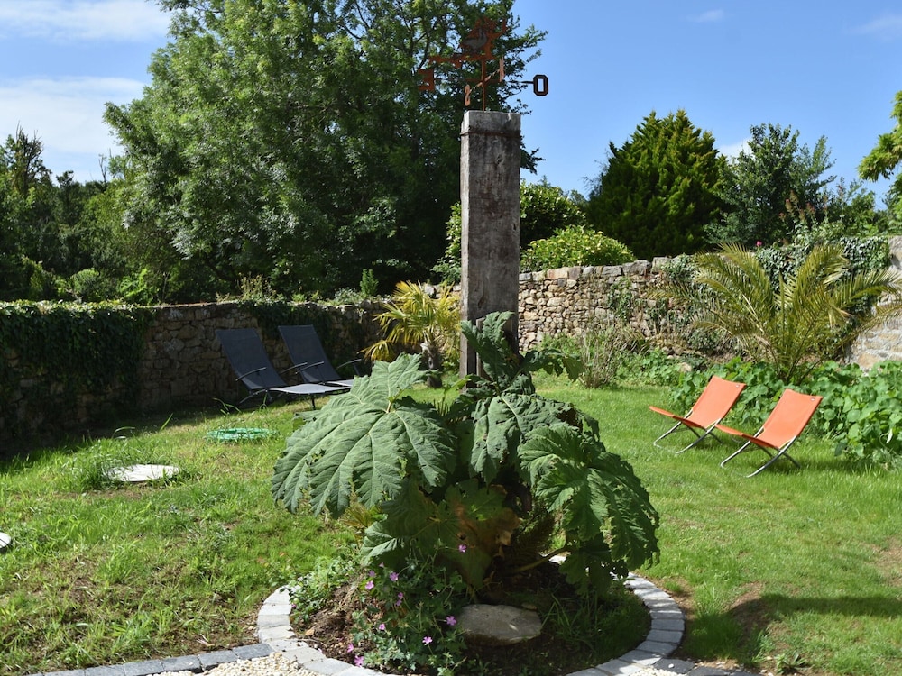 Tranquil Stay Near Audierne