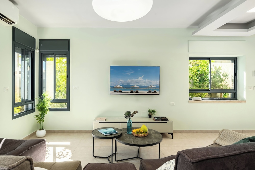 Tranquil Galilee Retreat by Sea N' Rent