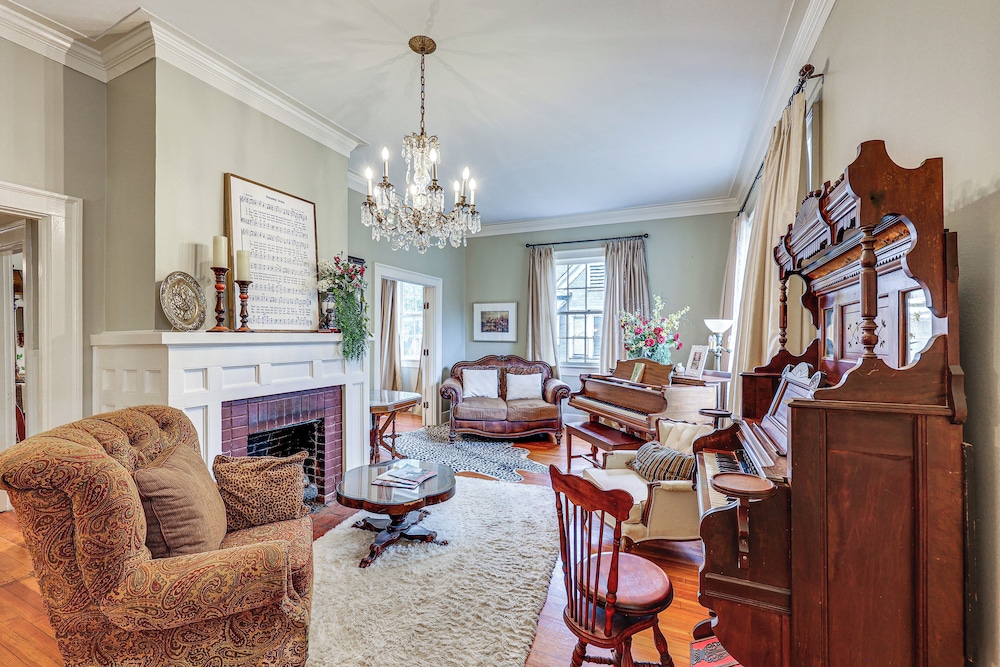 Walk to Dtwn Texarkana: Central Historic Home, photo 15