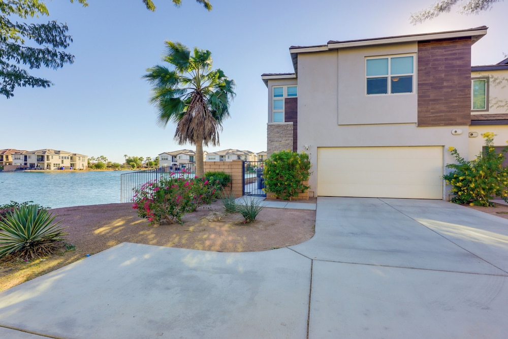 Lake & Mountain Views: Indio Oasis w/ Pool