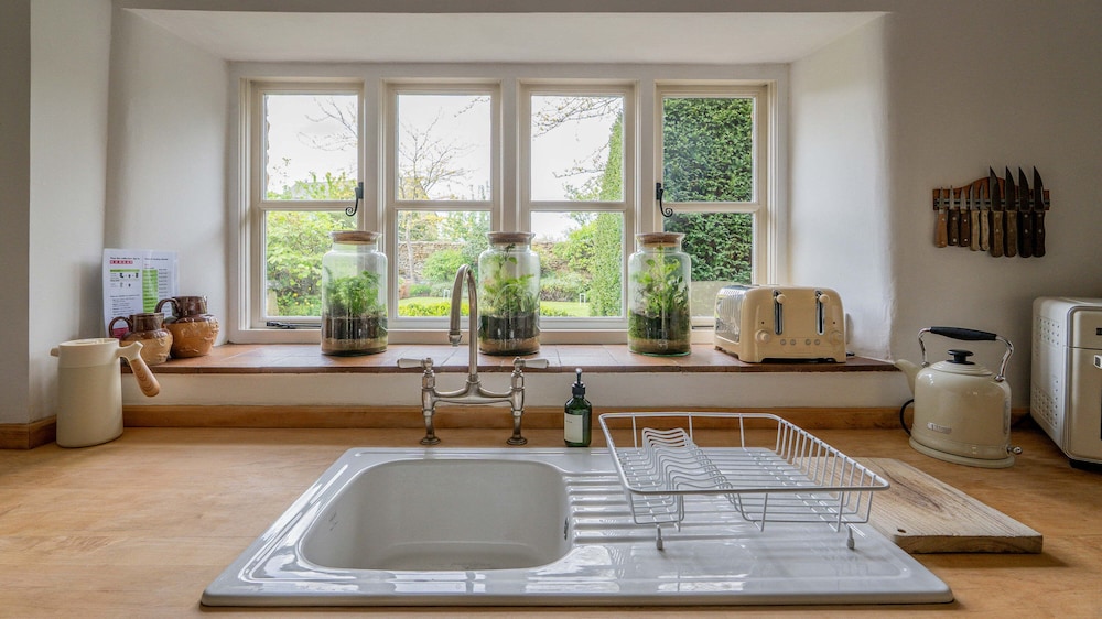 4Bed Thatched Cottage in Oxfordshire
