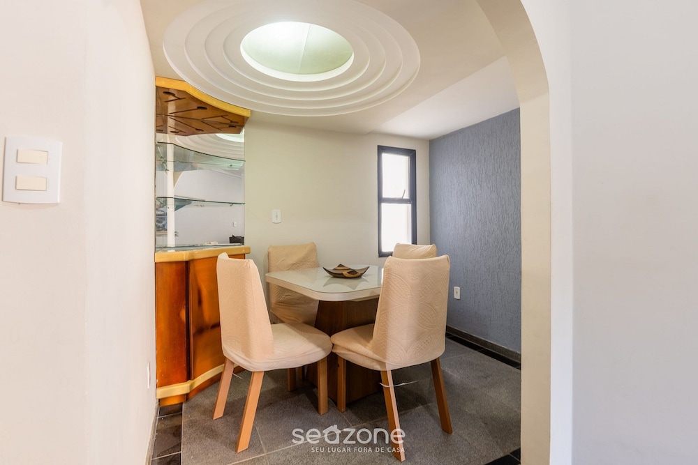 Comfort and Sophistication Just Steps From Praia do Morro - DBH