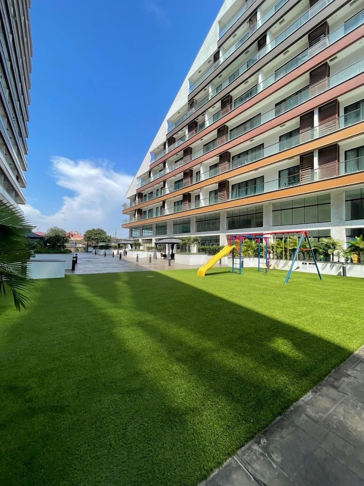 The City Landing Apartment The Signature