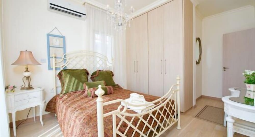 Amadora Luxury Villas
