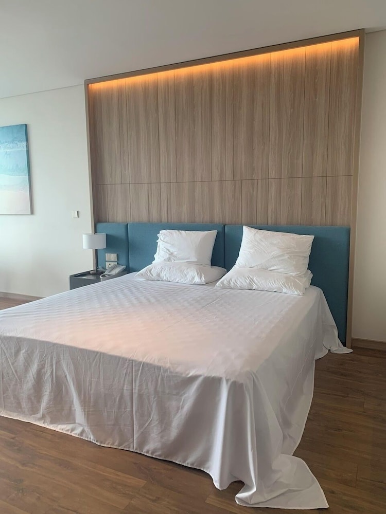 Alacarte Ha Long Bay By Azure