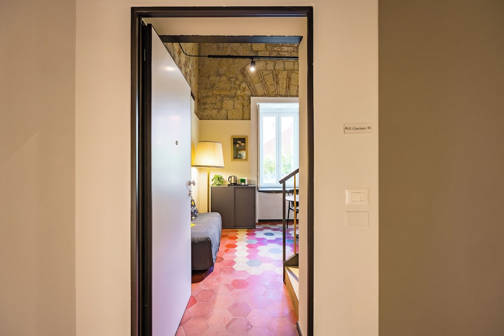La Pinacoteca Aparthotel by NapoliApartments