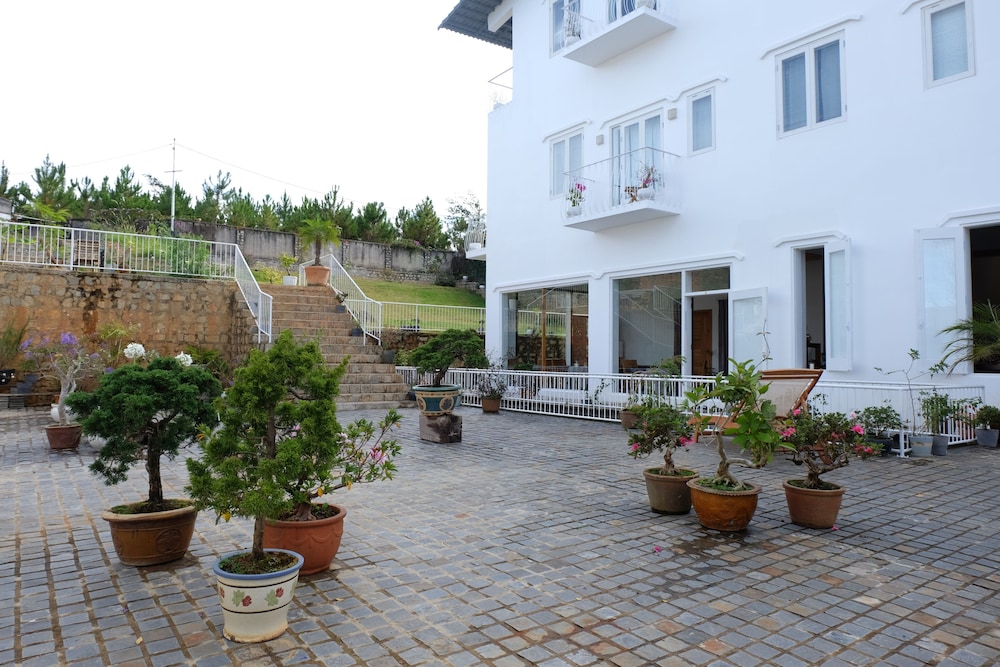 Lu Tan Residence