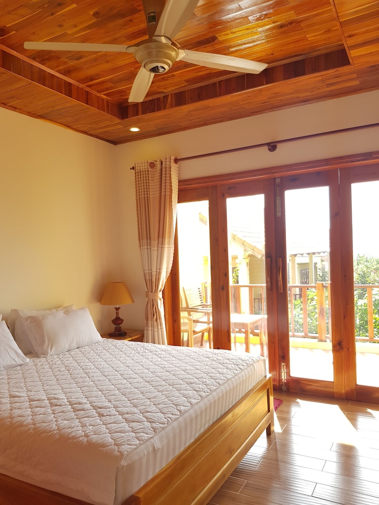 Free Beach Resort