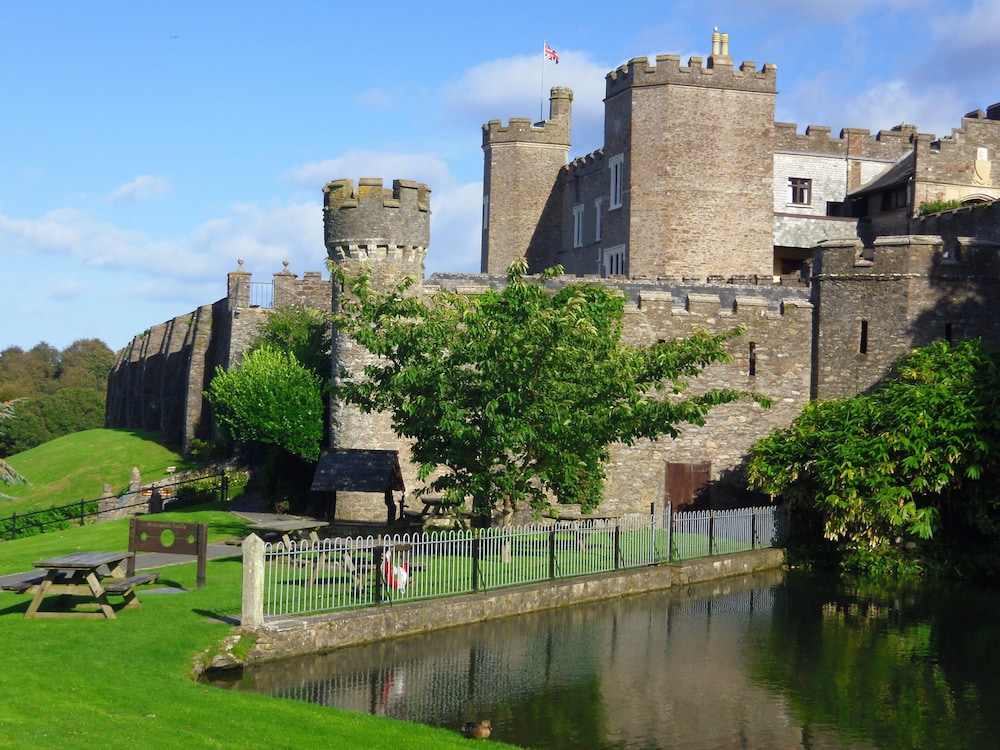 Watermouth Castle, South Court Apartment