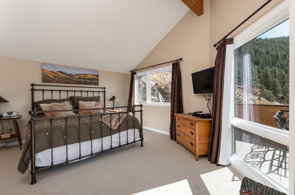 Cedar Upper Luxury Vacation At Windcliff 3 Bedroom Home by RedAwning - Property Image 22
