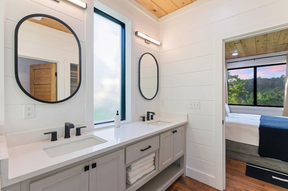 Luxury Retreat in Broken Bow