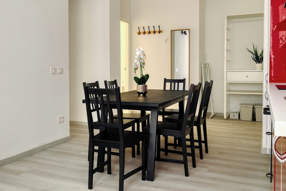 JOIVY Charming 2BR Flat near City Life