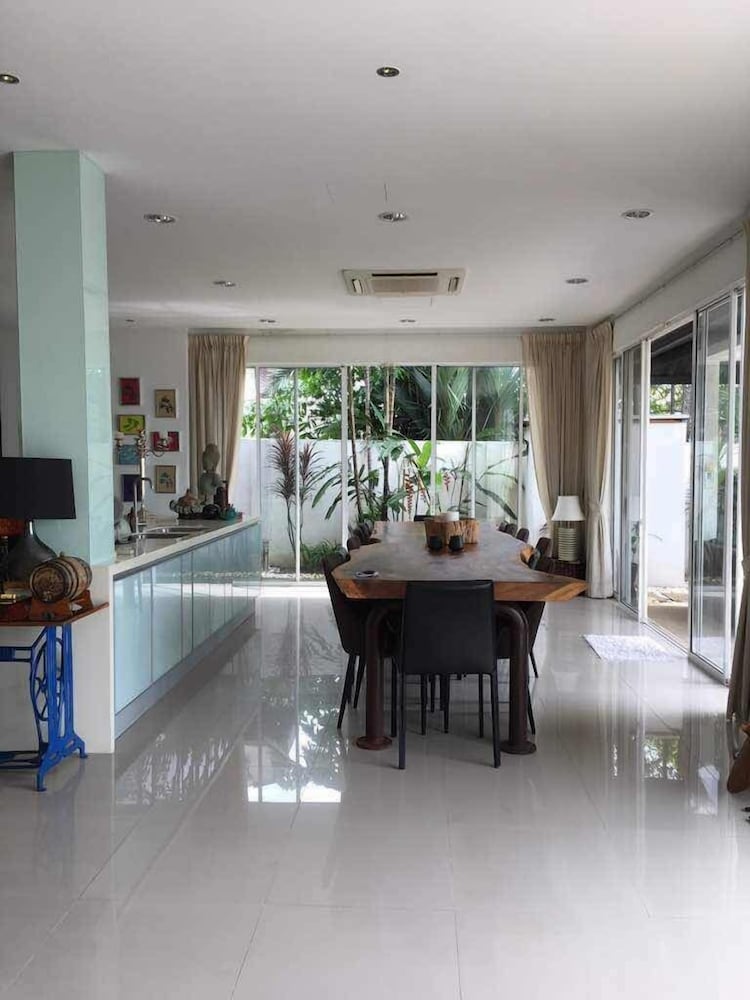 Penang Luxury Seaside Holiday Villa photo 3
