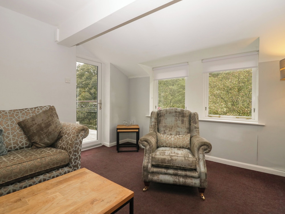 Apartment 6