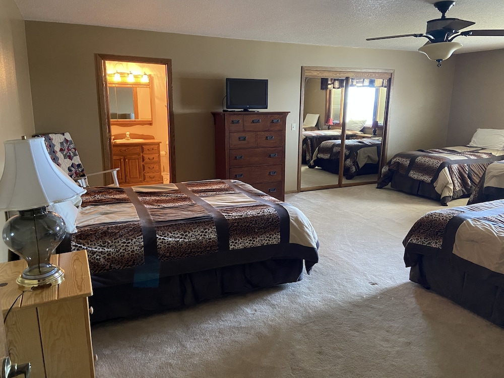 Horseshoe Bay Lodge