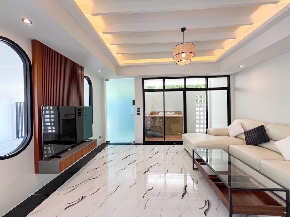 Modern Zen Vibe Pool Villa Phuket