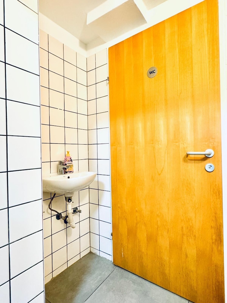 Urban 10BR Retreat Near Rathausplatz