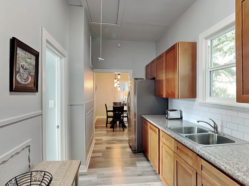 Pleasure Pier Retreat Manor by Ryson Vacation Rentals