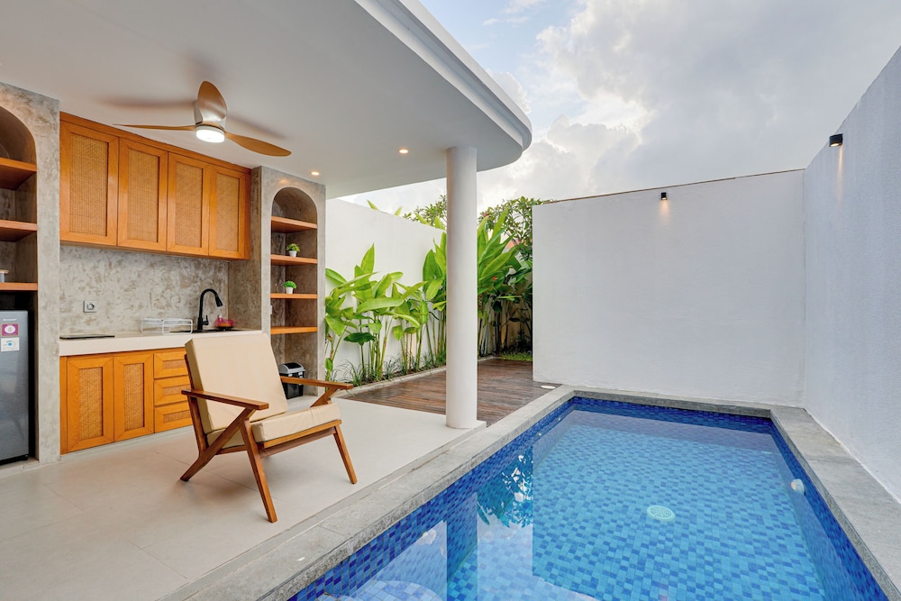 LaLuxe Villa and Residence
