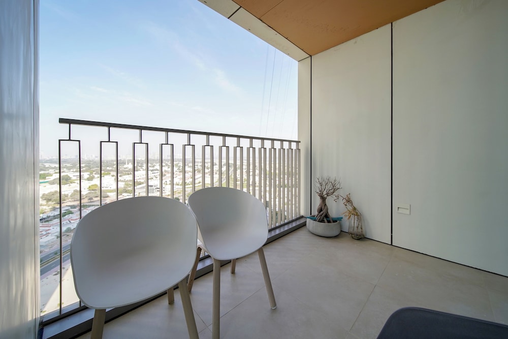 PVH - 2BR Artistic Retreat in Downtown Views 2