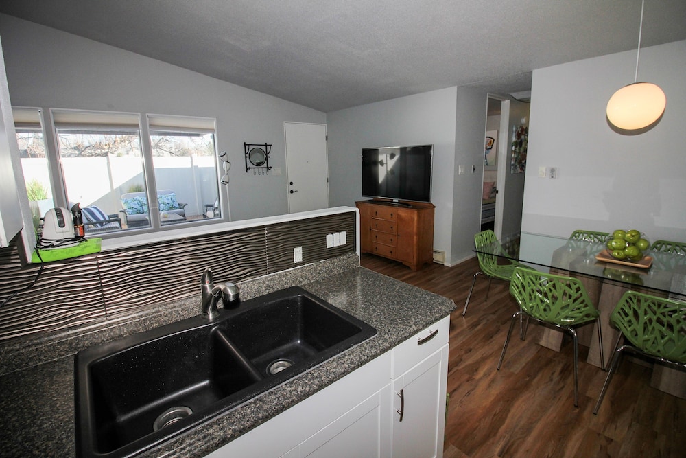 Cobalt Bungalow 1 Bedroom Condo