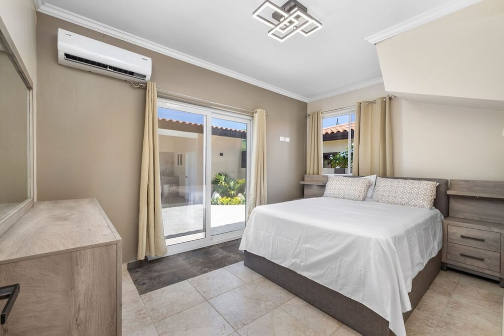 Luxury Noord 3 2 Villa - W Private Saltwater Pool
