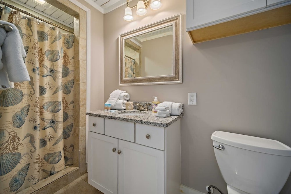 Don t Worry Beach Happy 6 BR 4 BA Sleeps 20