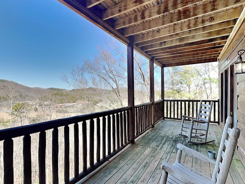 The Overlook by Jackson Mountain Rentals