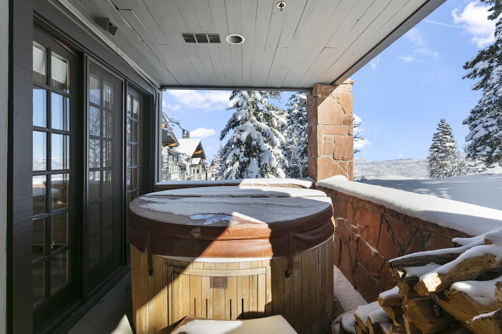 Stag Lodge at Deer Valley Resort - Four Bedroom with Spa #30 4 Condo