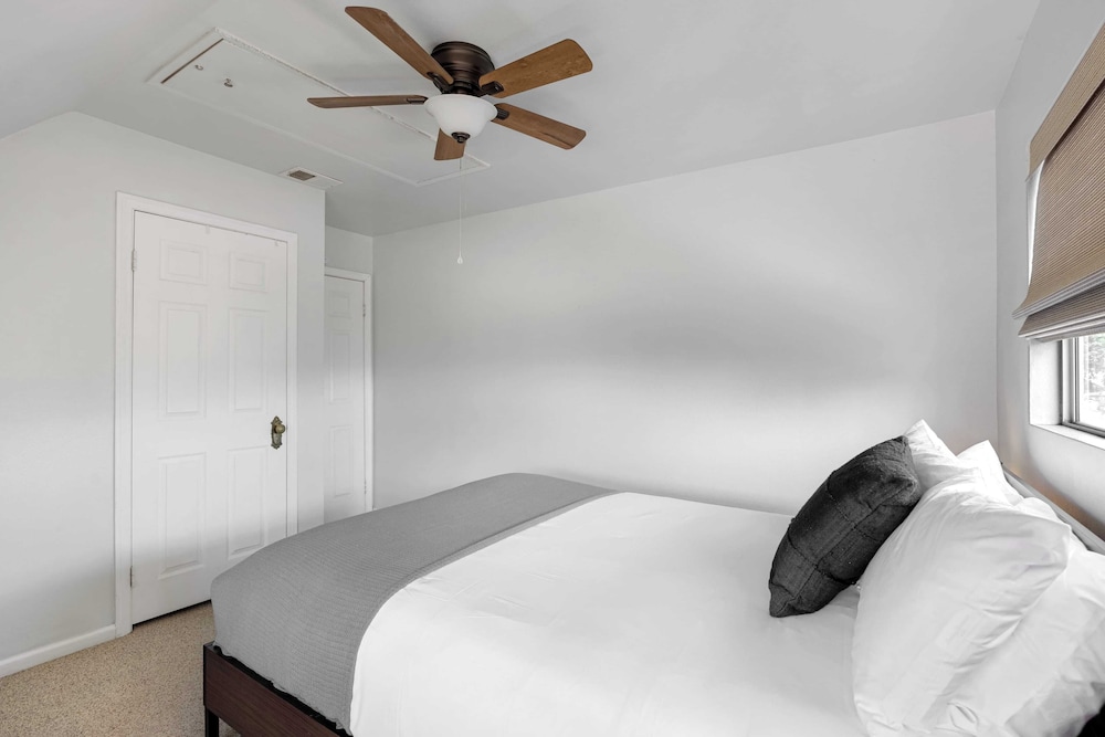 Wine Country Retreat Gorgeous Views, Minutes to Wineries