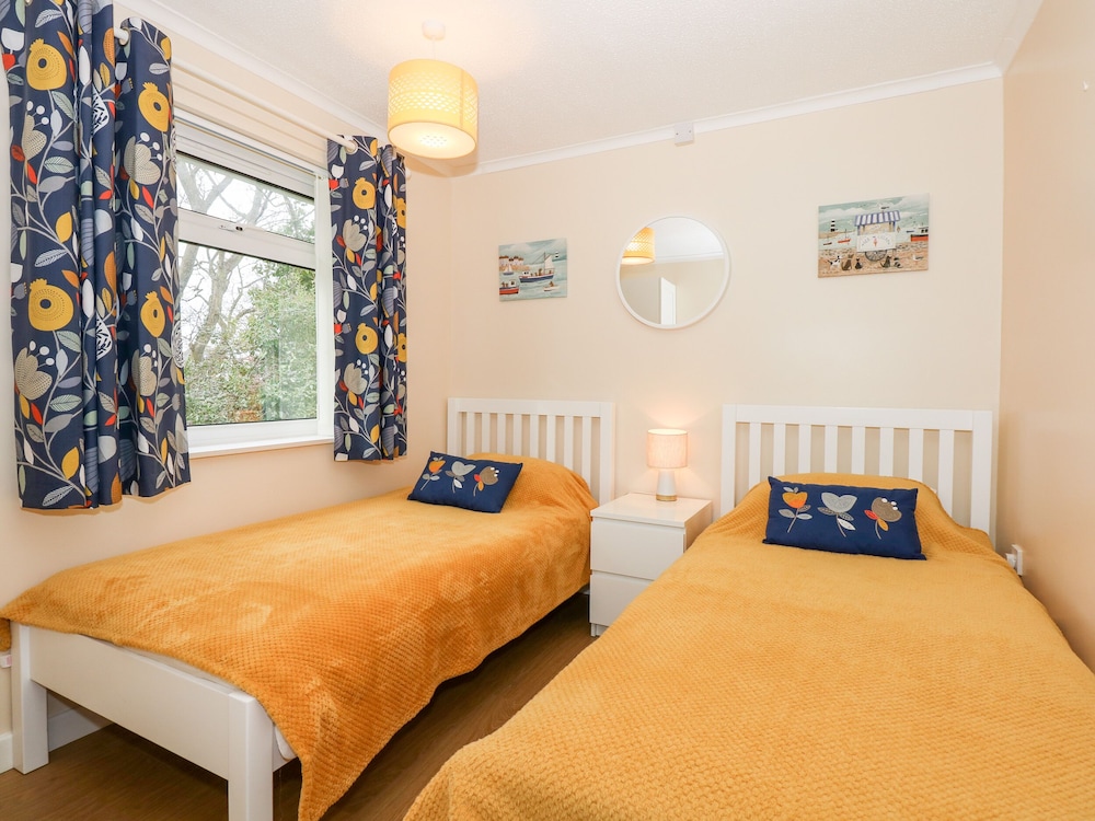 8 Royal Chalet Park