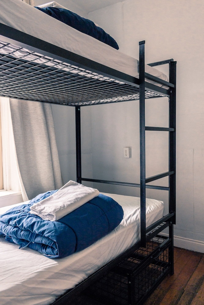 Cambie Downtown Hostel