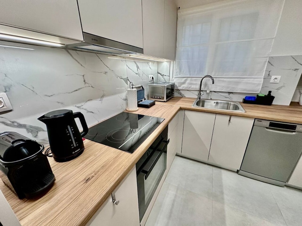 O&O GROUP -Classy Urban Haven Near Psyri
