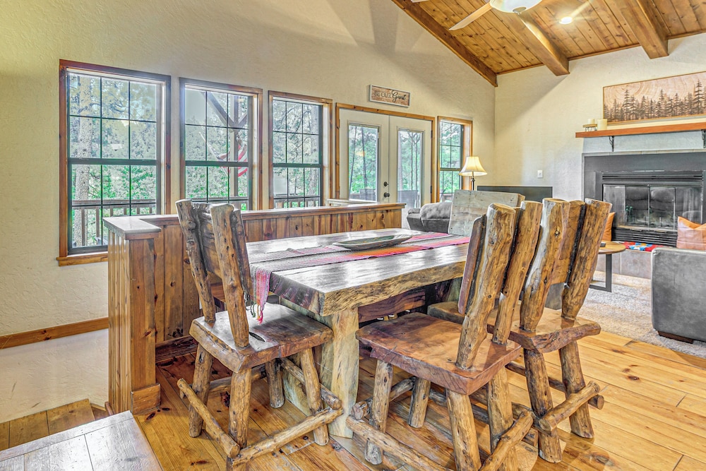 Hot Tub Haven w/ Game Room & Grill in Ruidoso!